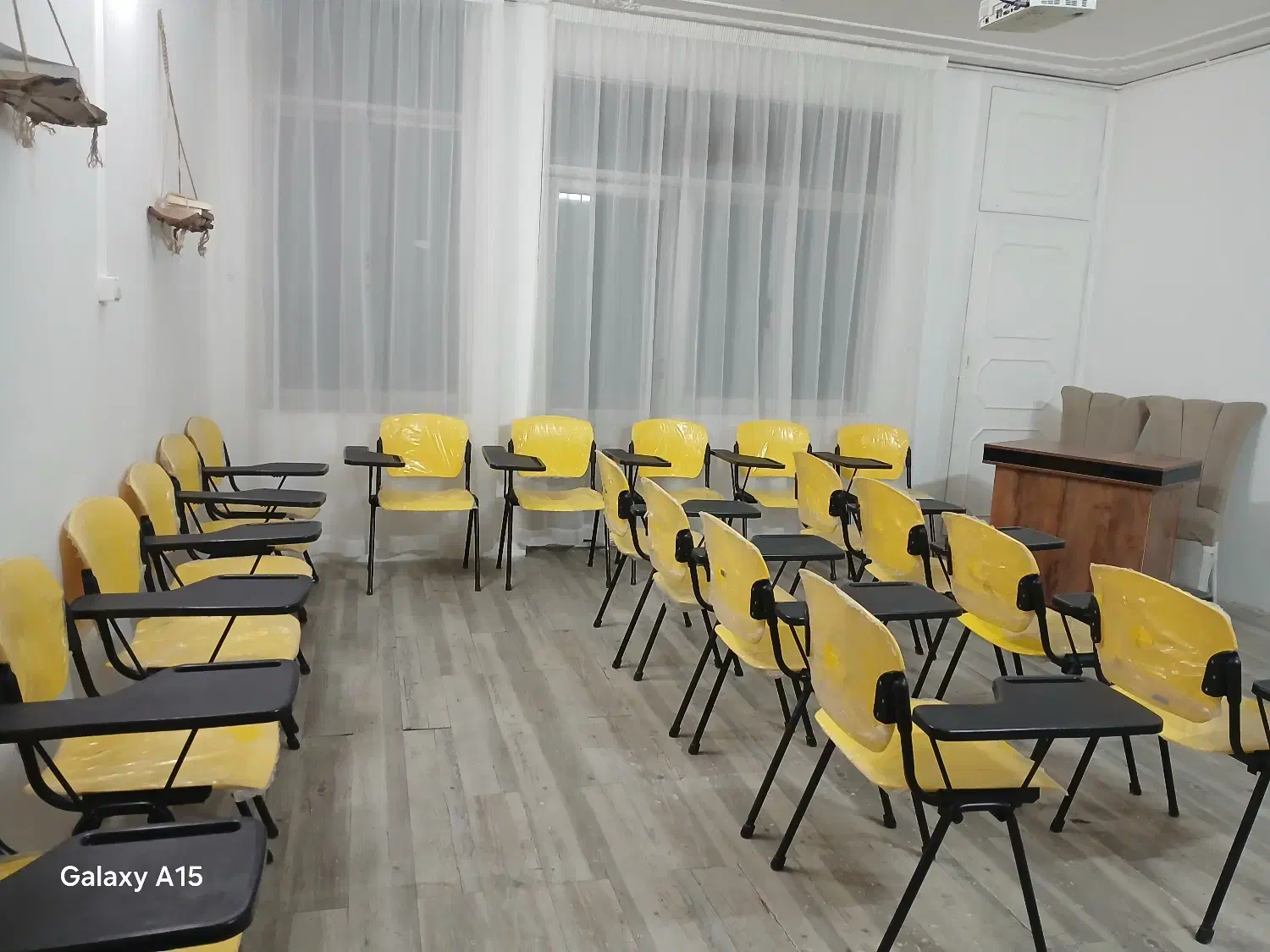 اجاره فضاآموزشی حاشیه وکیل آباد(بین هاشمیه و کوثر)|اجارهٔ کوتاهمدت دفتر کار و فضای آموزشی|مشهد, کوثر|دیوار