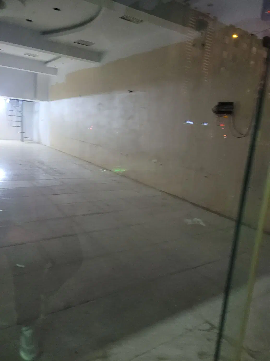 مغازه ۱۰۰ متری|اجارهٔ مغازه و غرفه|اصفهان, محمودیه|دیوار