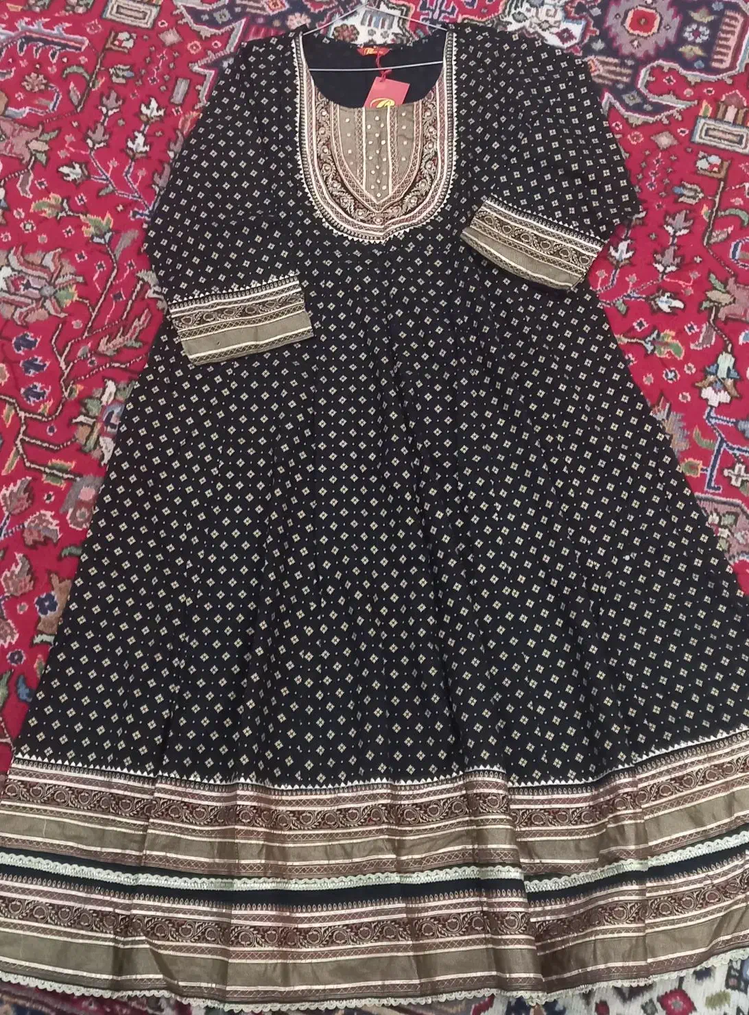 پیراهن زنانه|لباس|مراغه, |دیوار