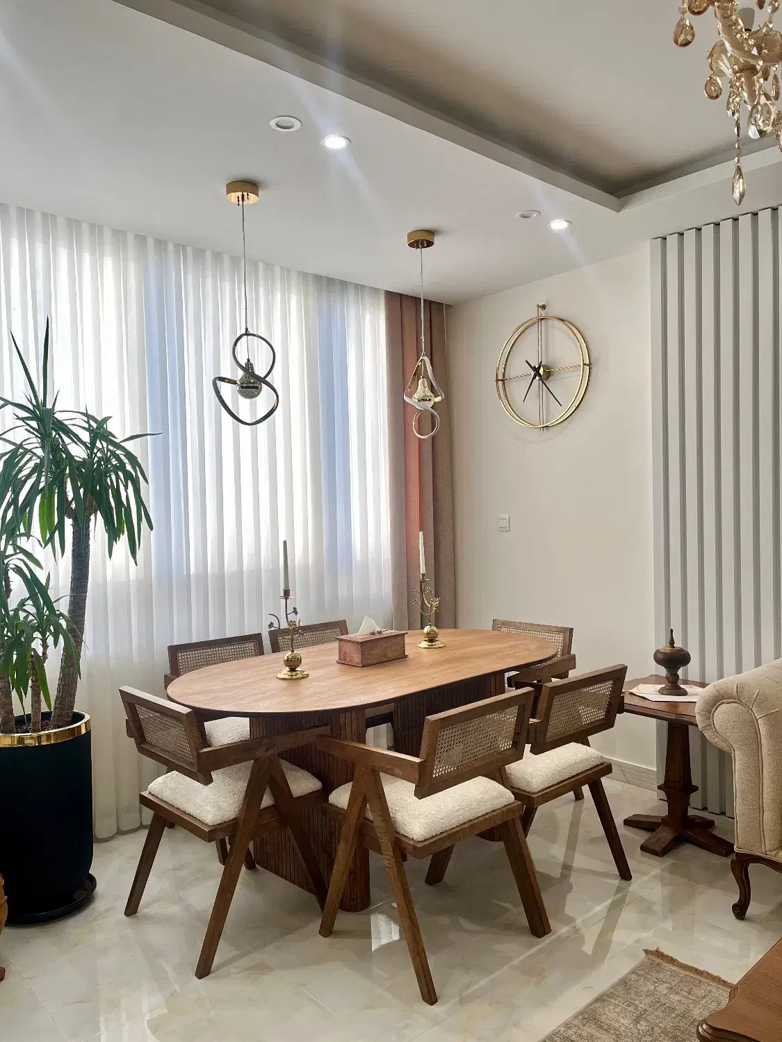 صندلی مینیمال چوبی پشت حصیر بامبو قابل مونتاژ گردو|میز و صندلی غذاخوری|مینودشت, |دیوار