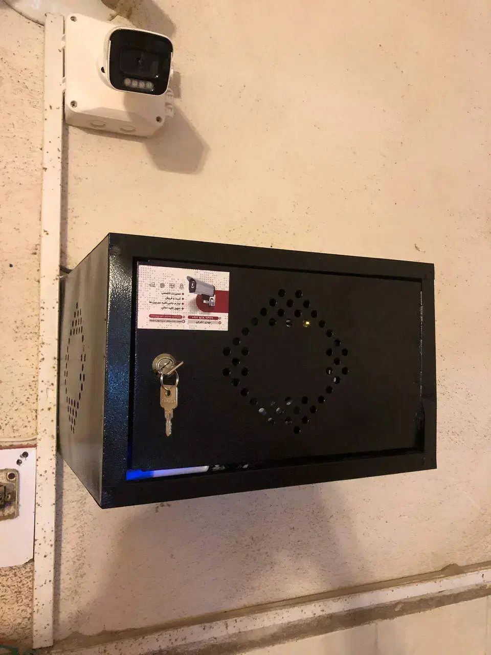 دوربین مداربسته به همراه انتقال تصویر بدون قطعی|دوربین مداربسته|لاهیجان, آهندان|دیوار