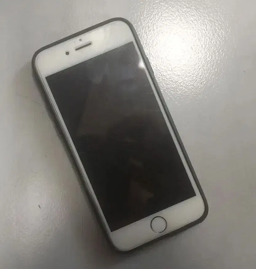 اپل iPhone 6 با حافظهٔ ۳۲ گیگابایت|موبایل|تهران, دولاب|دیوار