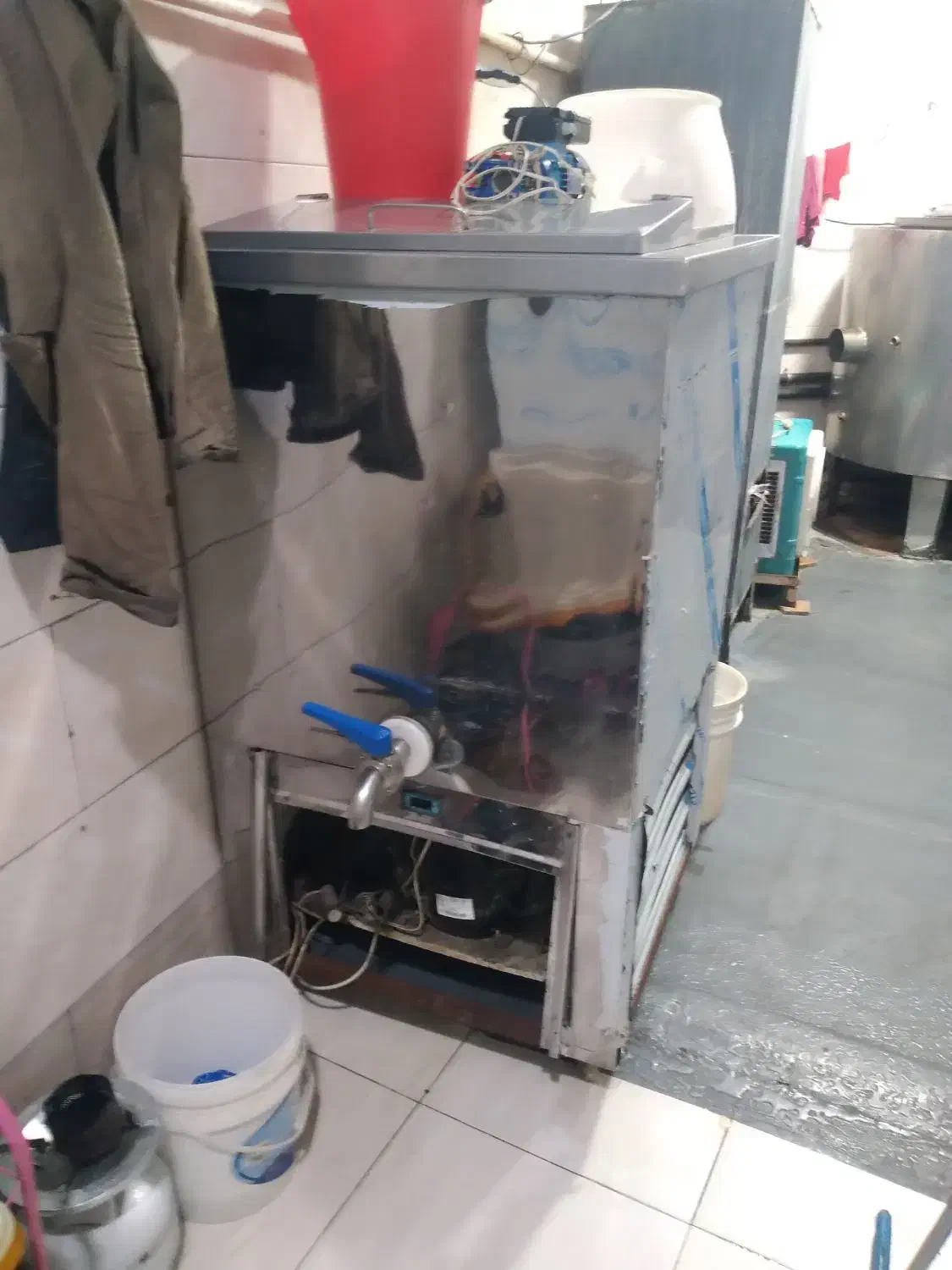 شیر سرد کن|ماشین‌آلات صنعتی|گلپایگان, |دیوار