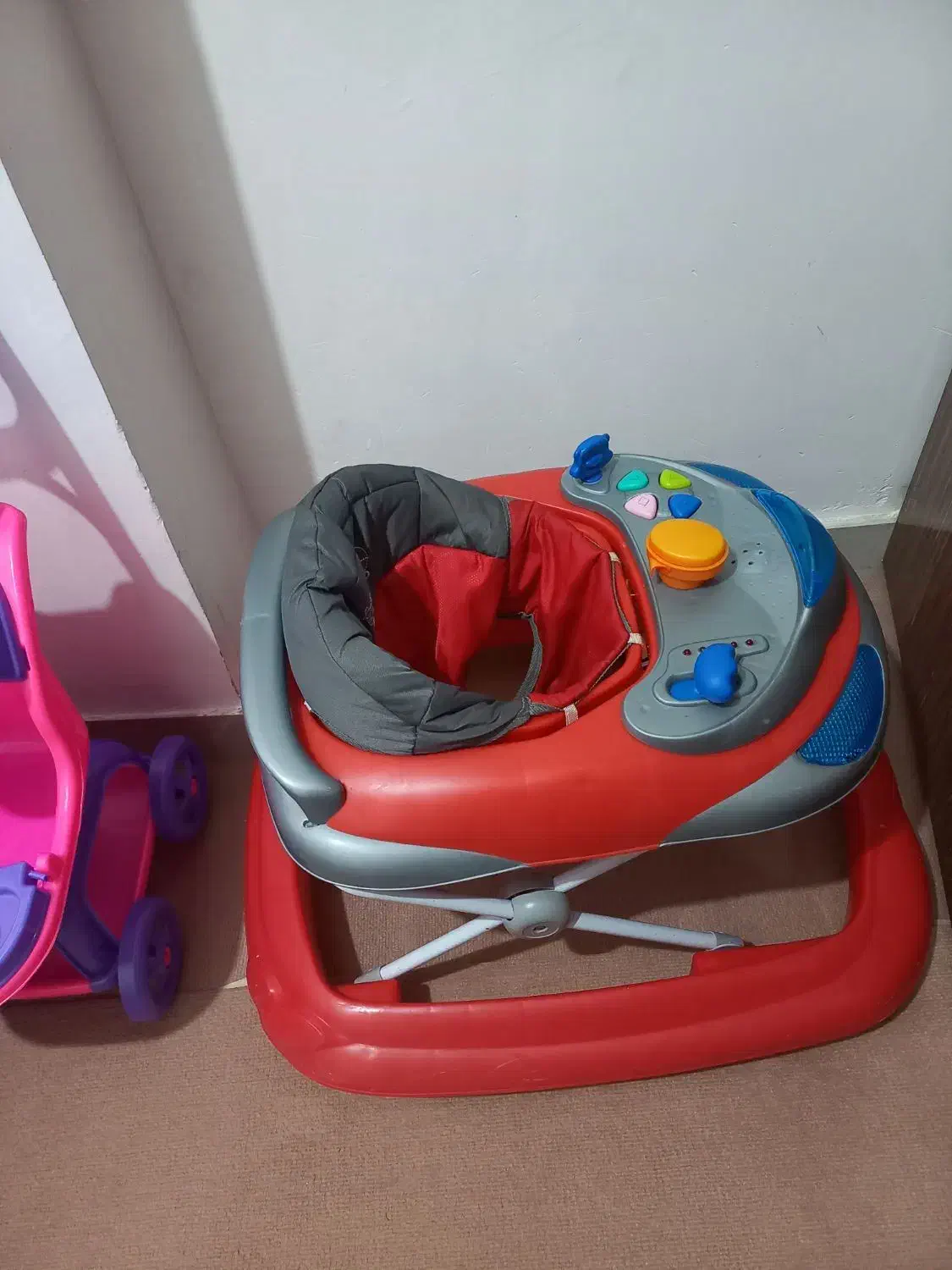 کریر وروروک|اسباب و اثاث بچه|رشت, یخسازی|دیوار