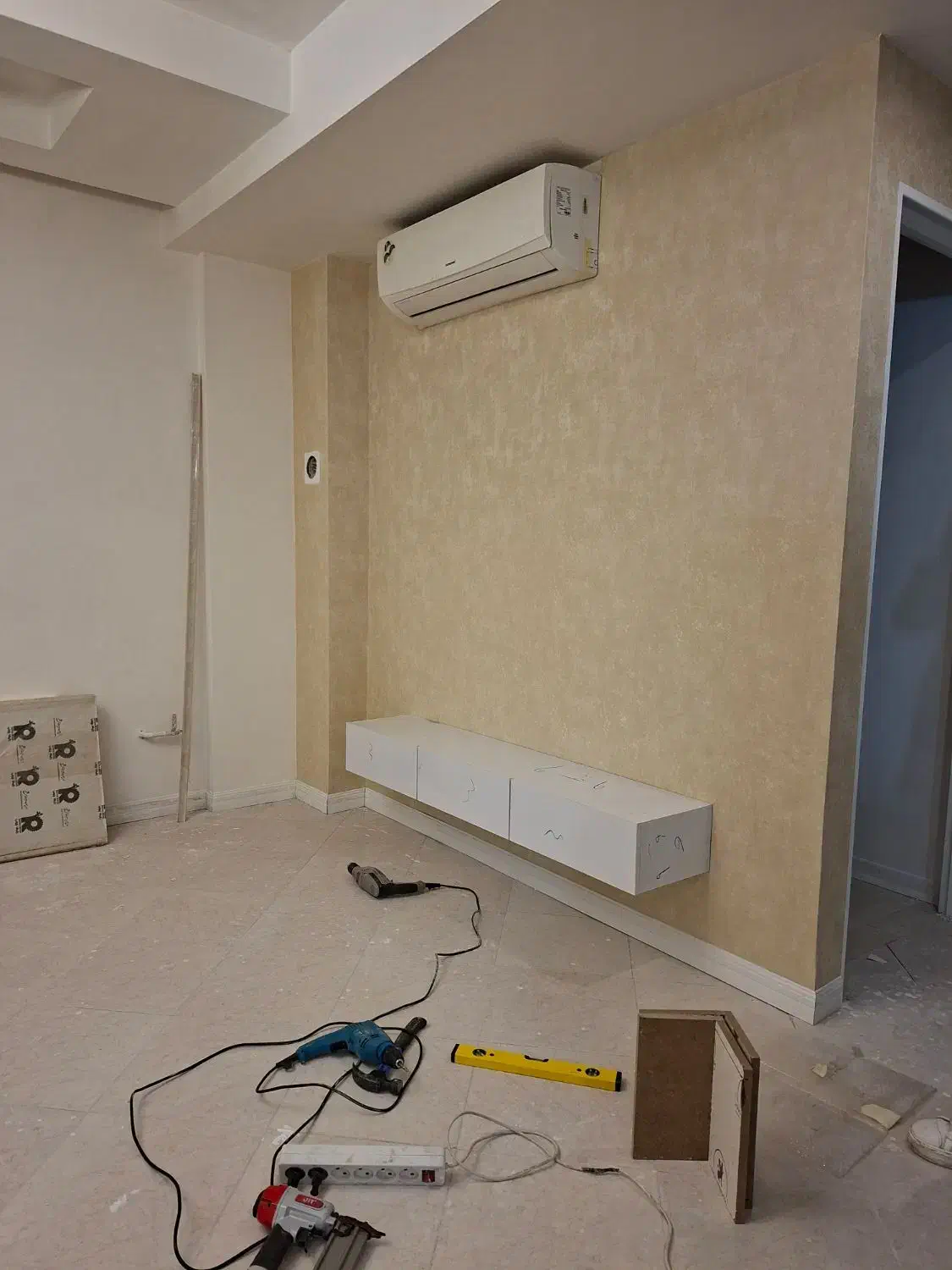 میز معلق تلوزیون / میز تیوی / میز تلوزیون|میز تلویزیون|مشهد, الهیه|دیوار