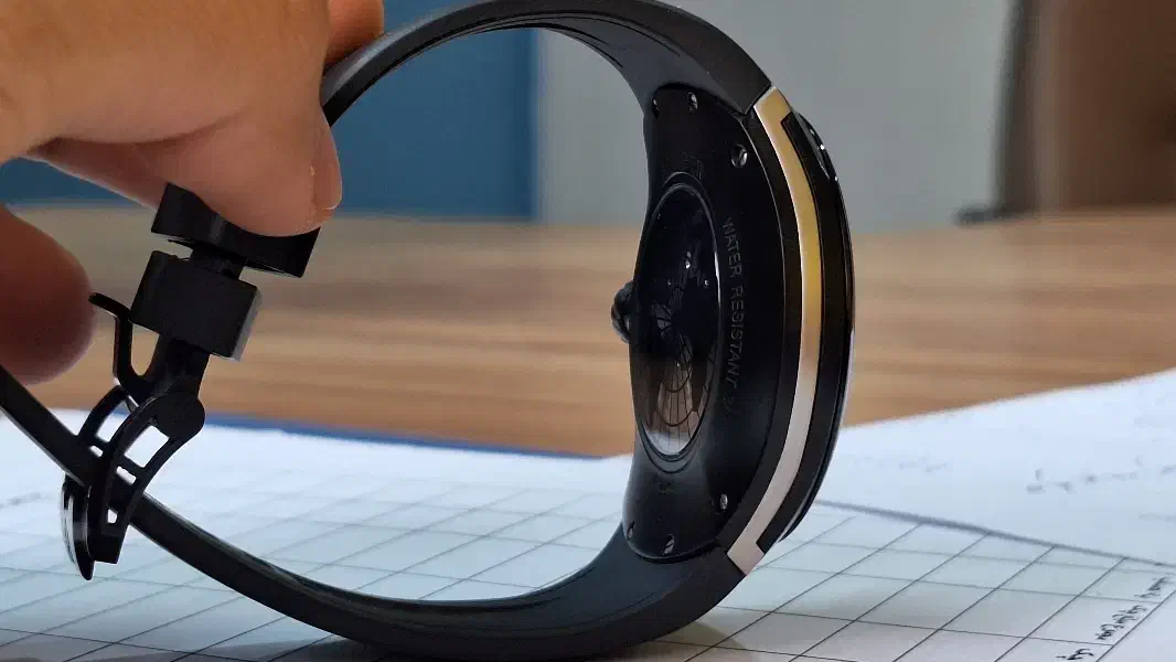 Minber|ساعت|شیراز, زرگری|دیوار