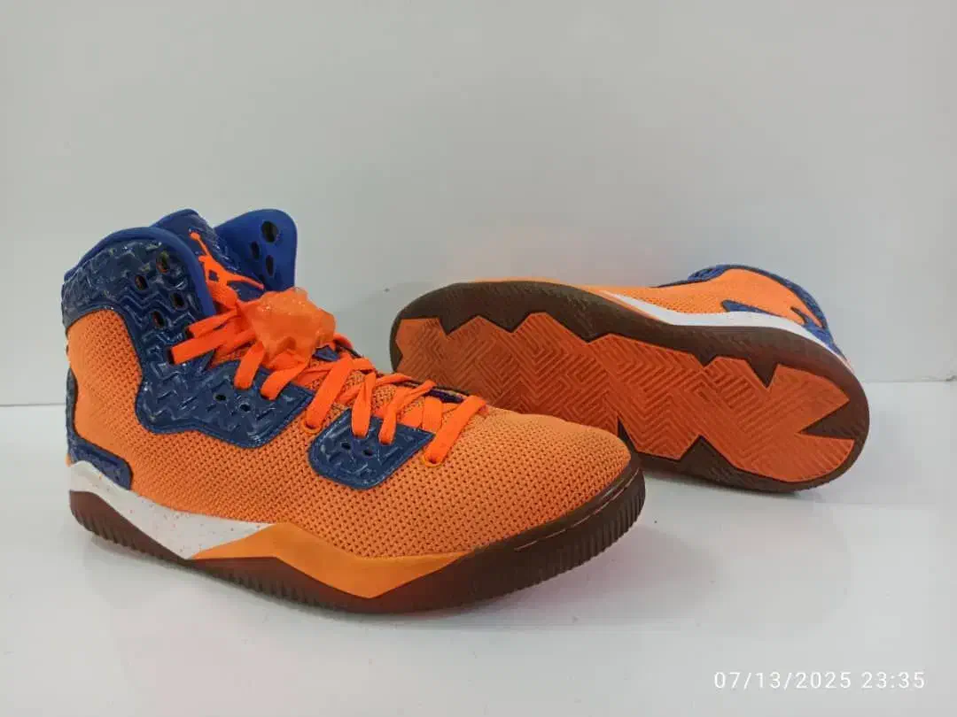 کفش والیبال اورجینال|کیف، کفش، کمربند|کرمان, |دیوار