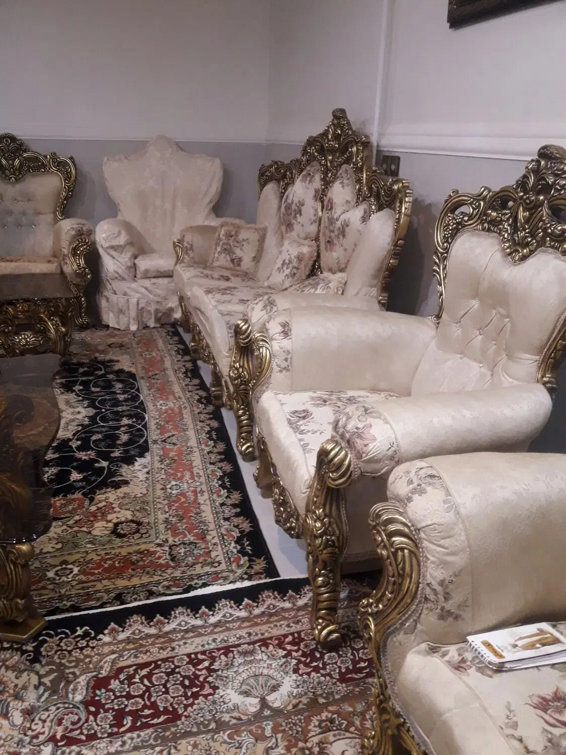 مبل سلطنتی ۷ نفره و غذا خوری چهار نفره ۲۵ میلیون|مبلمان خانگی و میز عسلی|خرمآباد, |دیوار