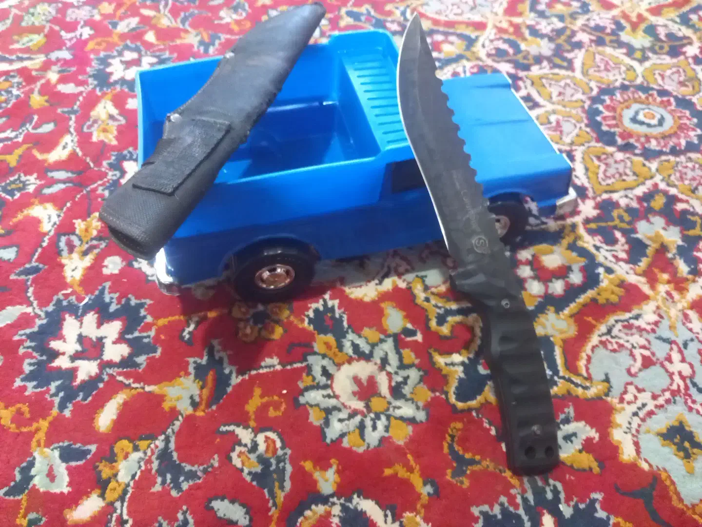 خنجر به شرت امریکایی|کلکسیون اشیاء عتیقه|حمیدیه, |دیوار