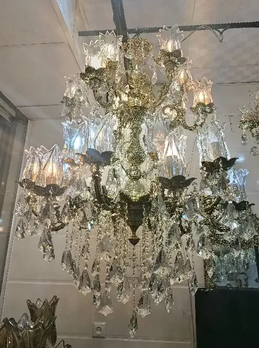 انواع لوستر و کنار سالنی برنزی|صنایع دستی و سایر لوازم تزئینی|قم, باغ کرباسی|دیوار