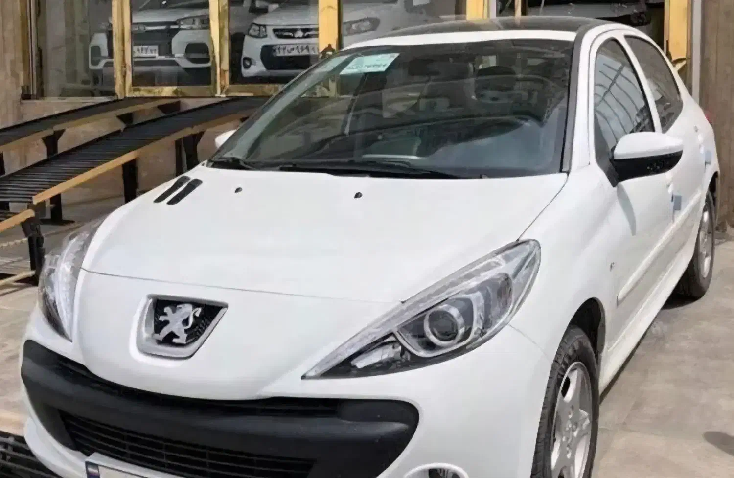 حواله ۲۰۷ دستی سقف شیشه ارتقا یافته رینگ الومینیوم|خودرو سواری و وانت|کرمان, |دیوار