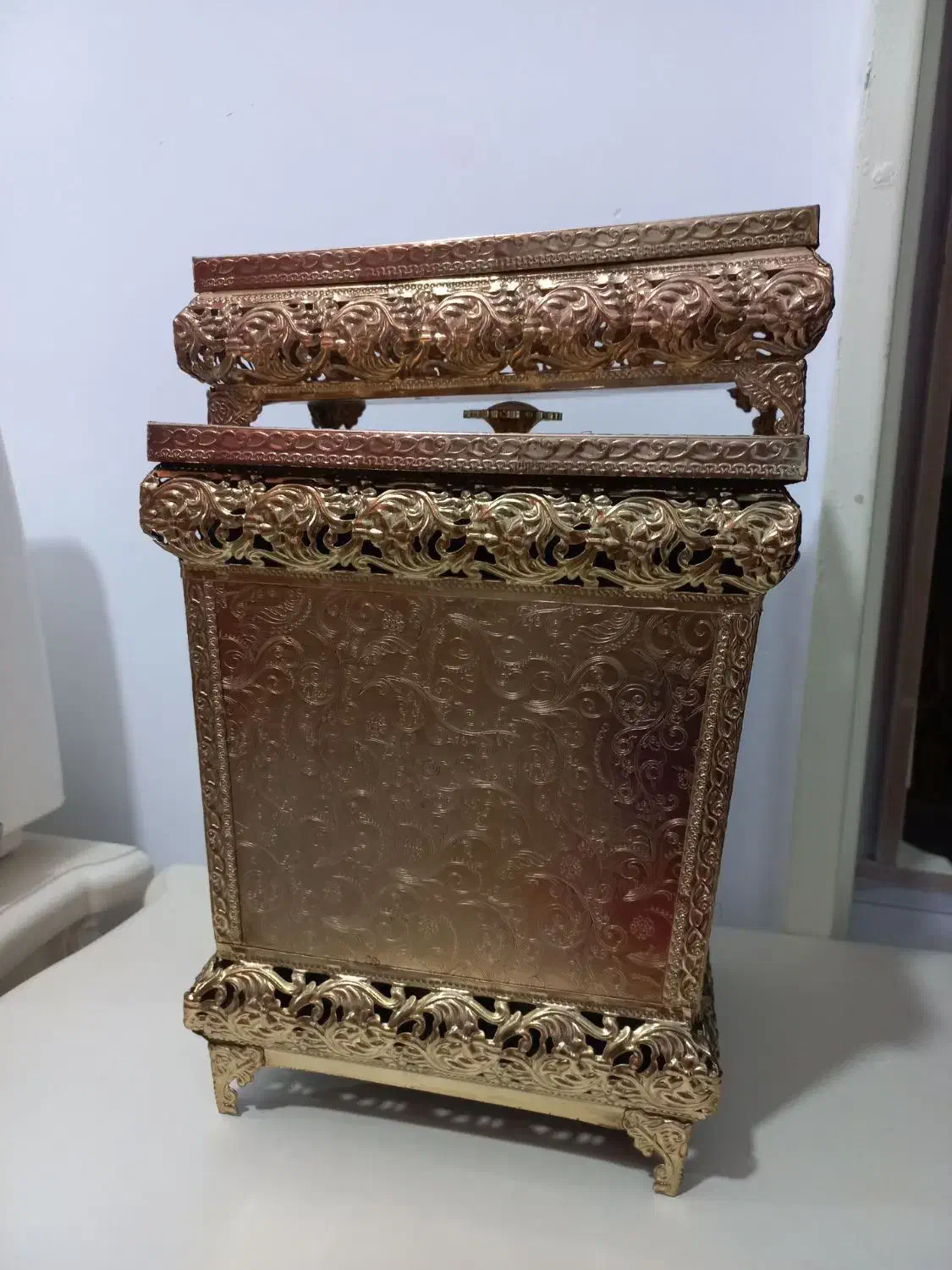 جا دستمال کاغذی و سطل طلایی سالم قیمت 420هزار|صنایع دستی و سایر لوازم تزئینی|بهارستان, |دیوار