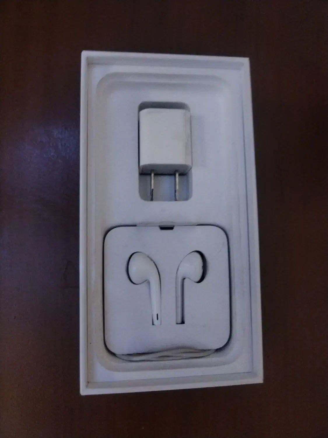 کارتون و شارژر و هنزفری ایفون SE2|لوازم جانبی موبایل و تبلت|همدان, |دیوار