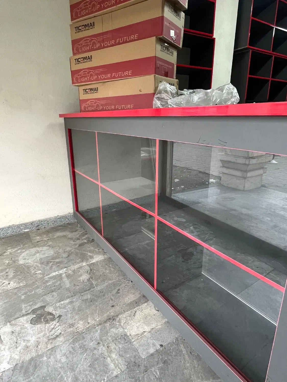 ویترین کشویی مغازه|فروشگاه و مغازه|رشت, حسین آباد|دیوار