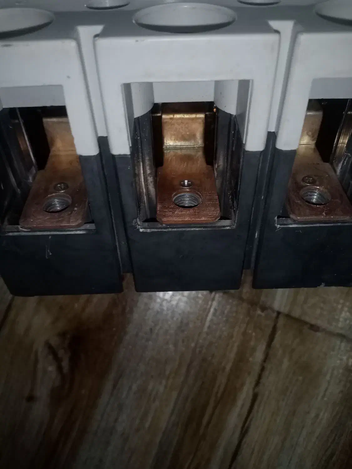 کلید اتوماتیک (کمپکت) 315 آمپر|ماشین‌آلات صنعتی|سنندج, |دیوار