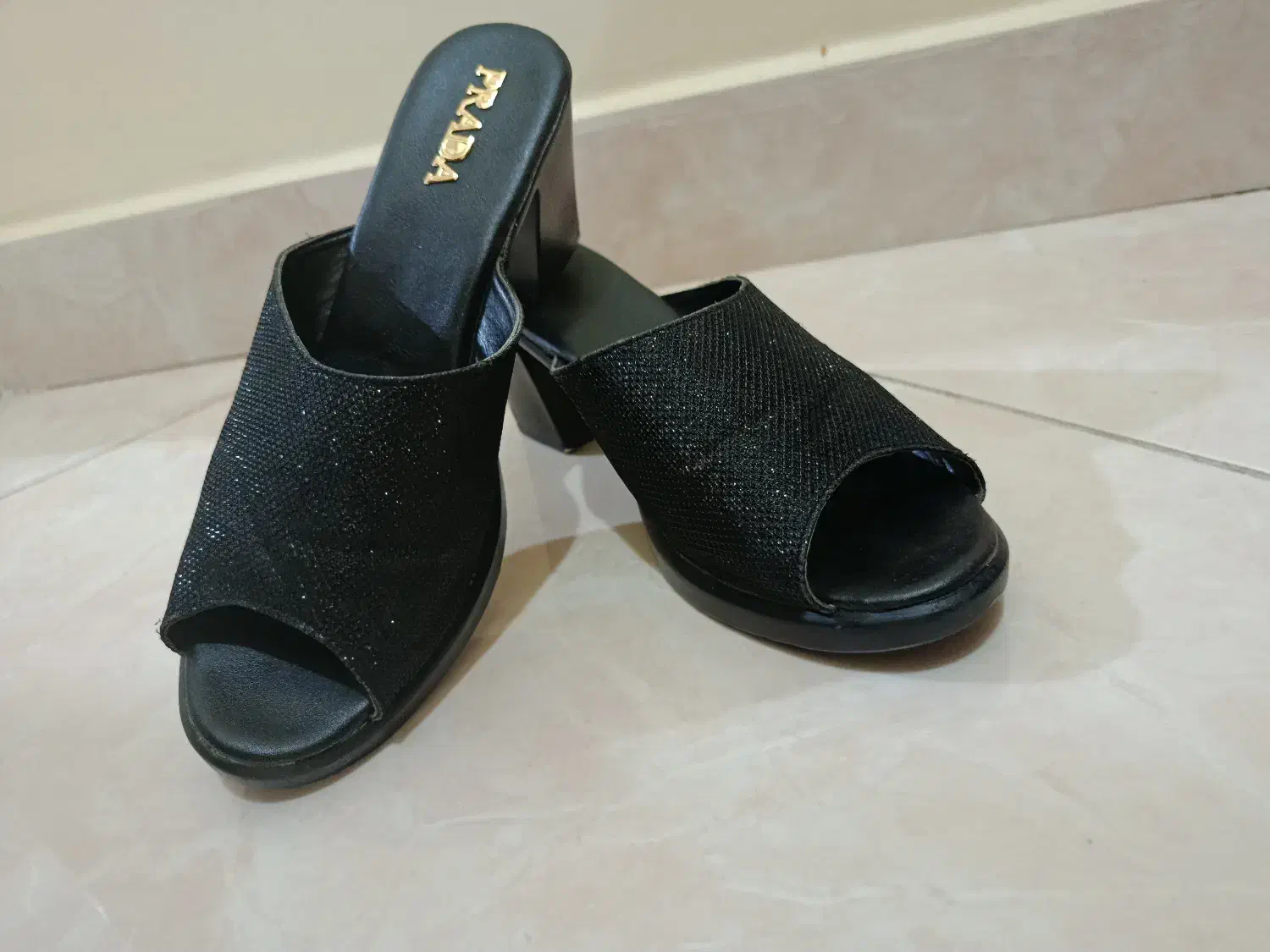 لباس مجلسی|لباس|تبریز, |دیوار