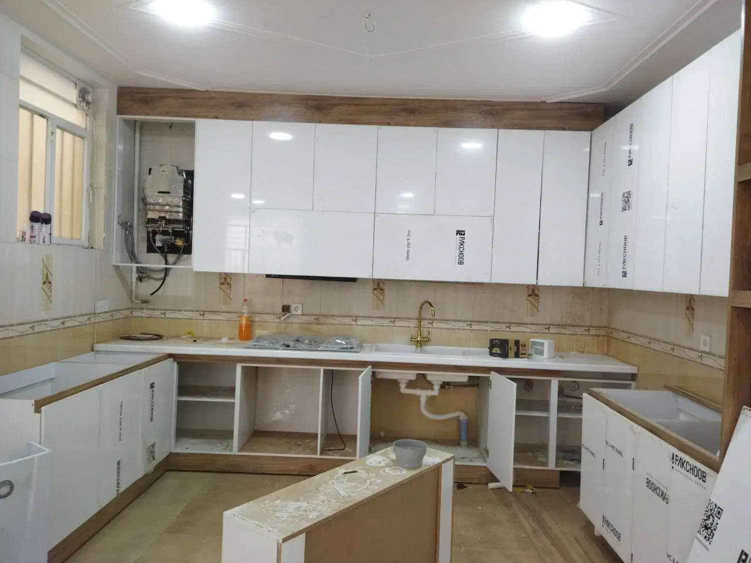 لوله کشی گاز.آب.فاضلاب.تخریب و تعمیرآبگرمکن.|خدمات پیشه و مهارت|شوشتر, |دیوار