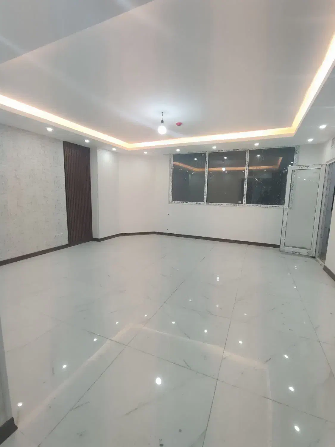 کشاورز جنوبی/100متر/3 خواب/تک واحد/با وام|فروش آپارتمان|شاهین‌شهر, فدک|دیوار