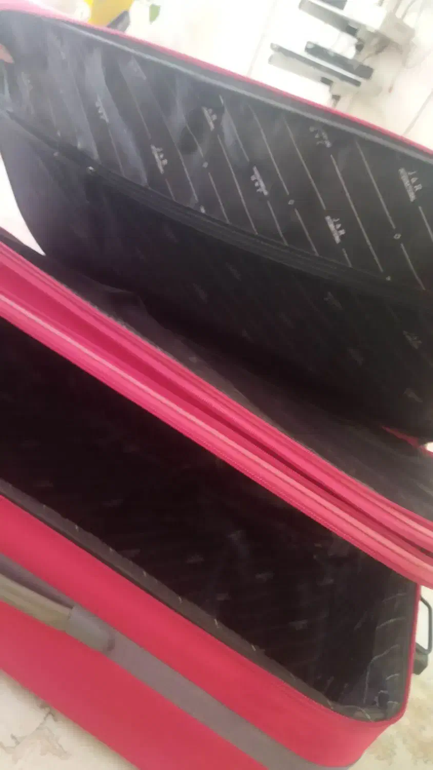 چمدان سایز بزرگ|کیف، کفش، کمربند|مشهد, سرافرازان|دیوار