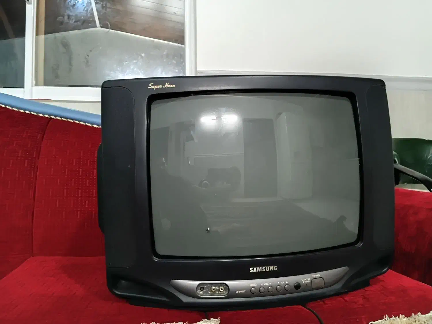 تلویزیون ۲۱ اینچ|تلویزیون و پروژکتور|چمستان, |دیوار