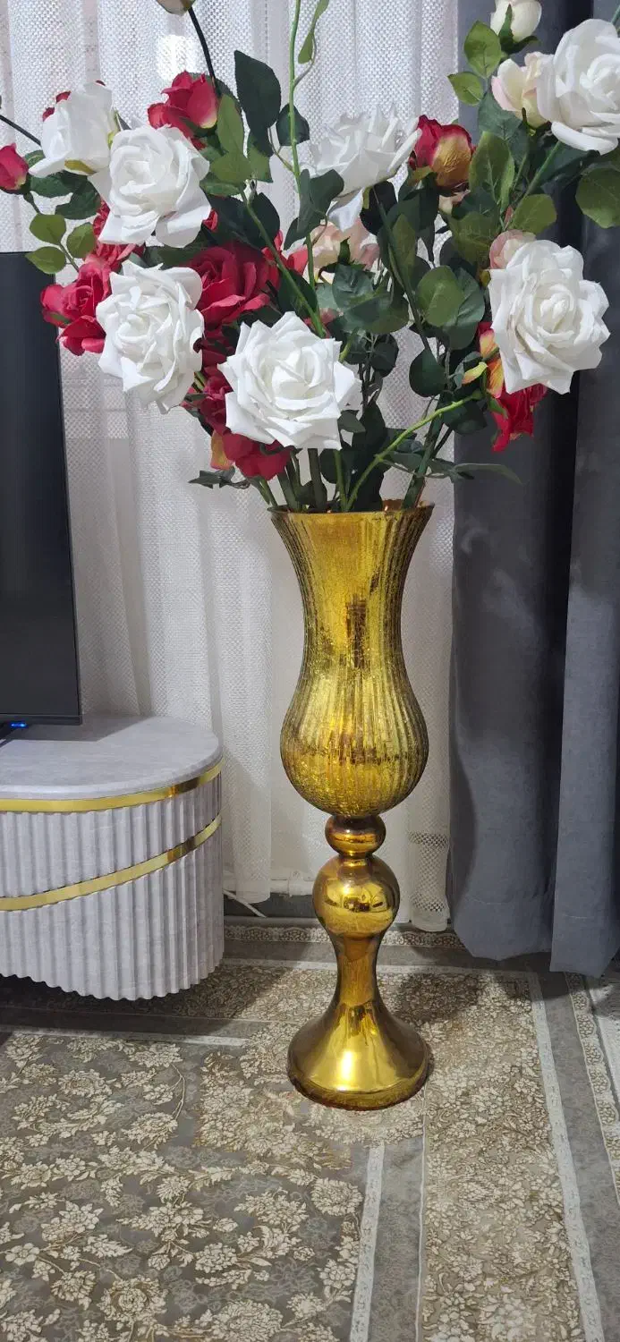 گلدان و گل مصنوعی|گل مصنوعی|قدس, شهر‌قدس|دیوار