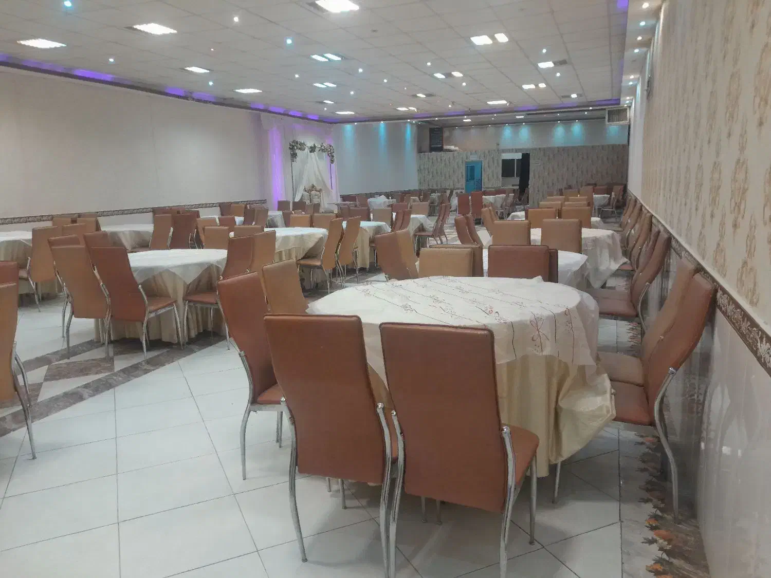 تالاربسیارشیک گلها وتالارمهرماه|خدمات پذیرایی، مراسم|بروجرد, |دیوار