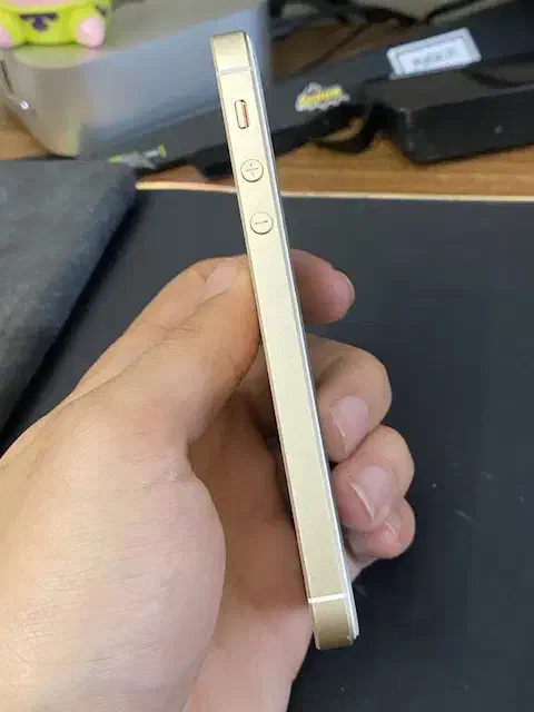 Iphone SE|موبایل|تهران, ارم|دیوار