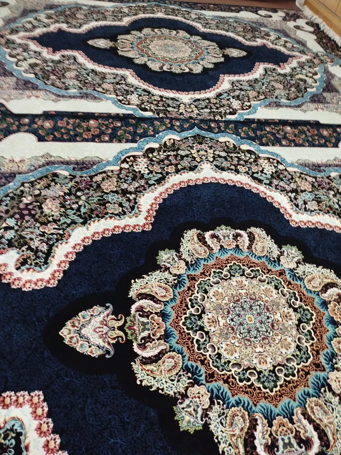 فرش سورمه ای درحد نو۵۷میلیون|فرش|یاسوج, |دیوار