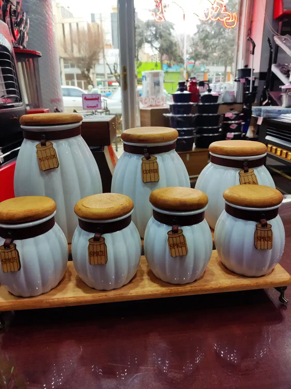 جاحبوباتی|ظروف پخت‌وپز|خوی, |دیوار