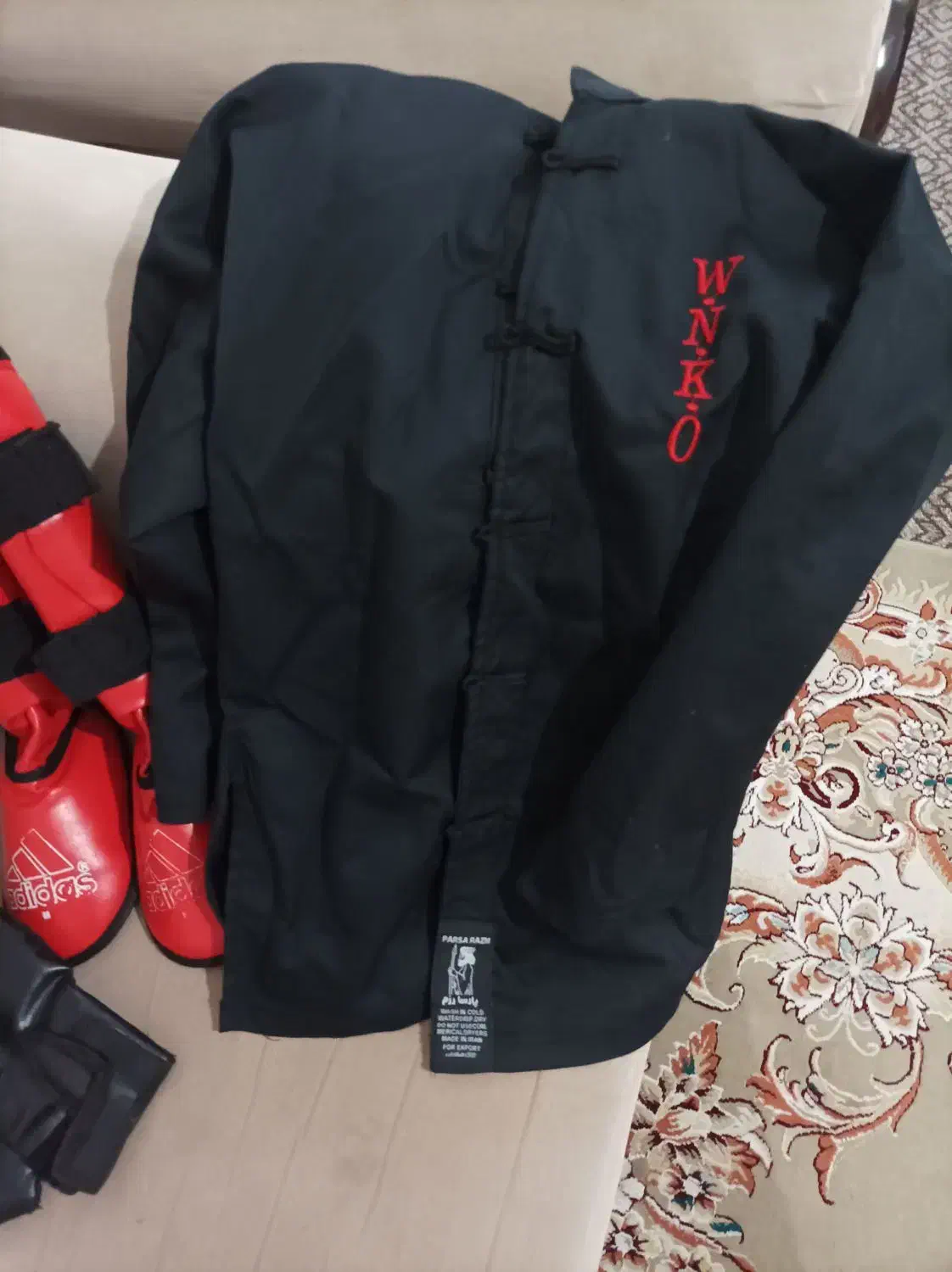 لباس و وسایل کونگ فو|تجهیزات ورزشی|شیراز, کوشک میدان|دیوار