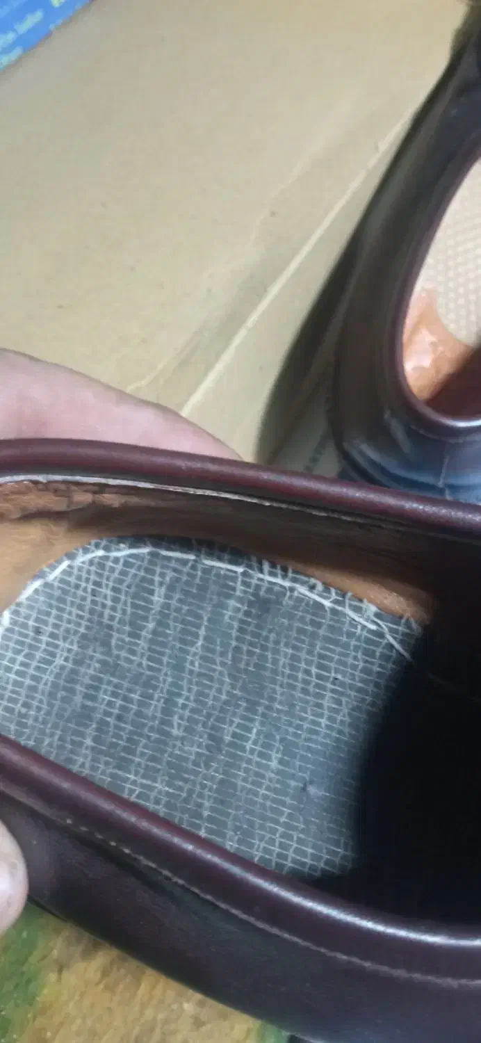 کفش|کیف، کفش، کمربند|اسفراین, |دیوار