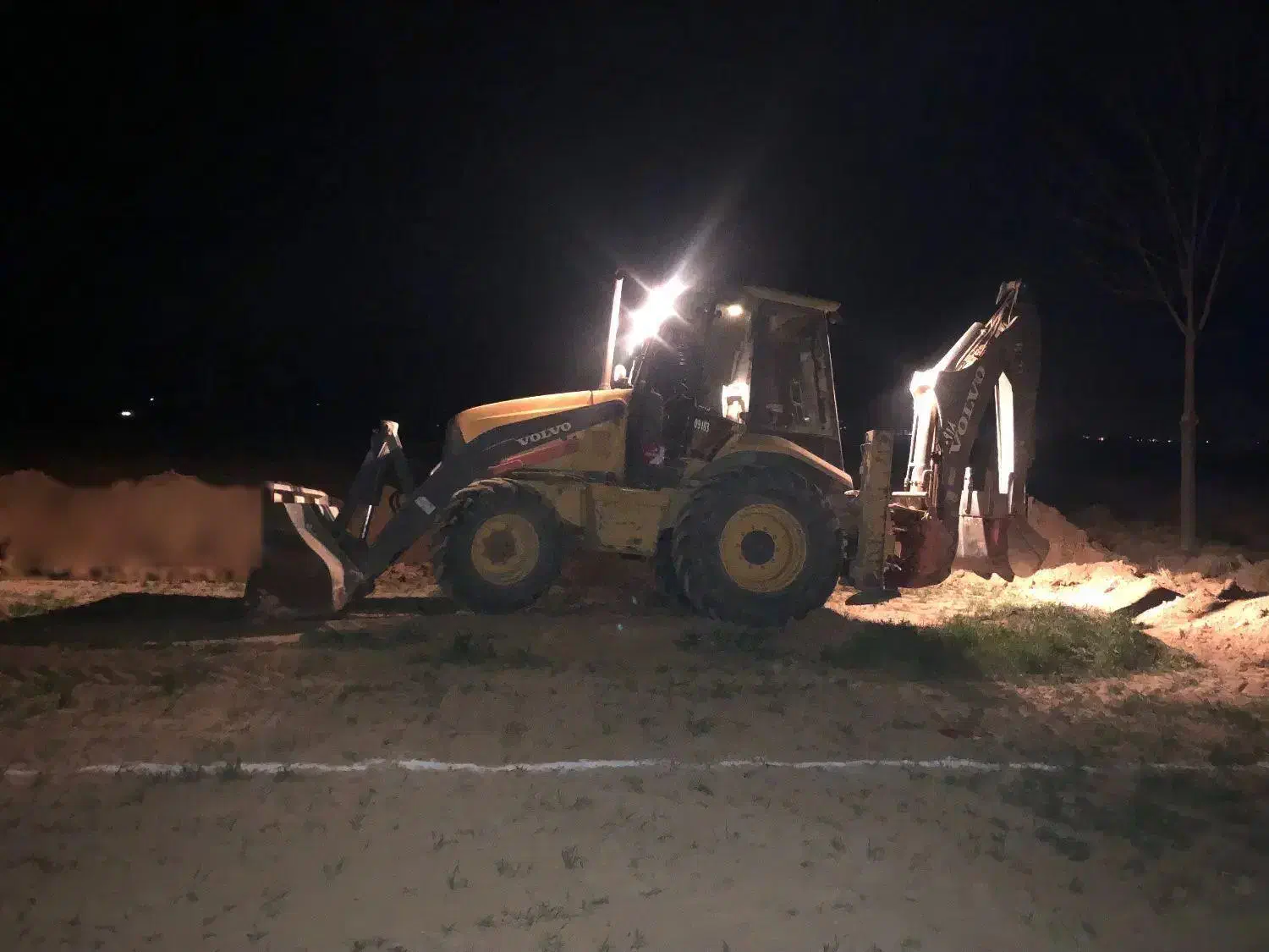 بیل بکهو ولوو BL71|خودرو سنگین|قره چای, |دیوار