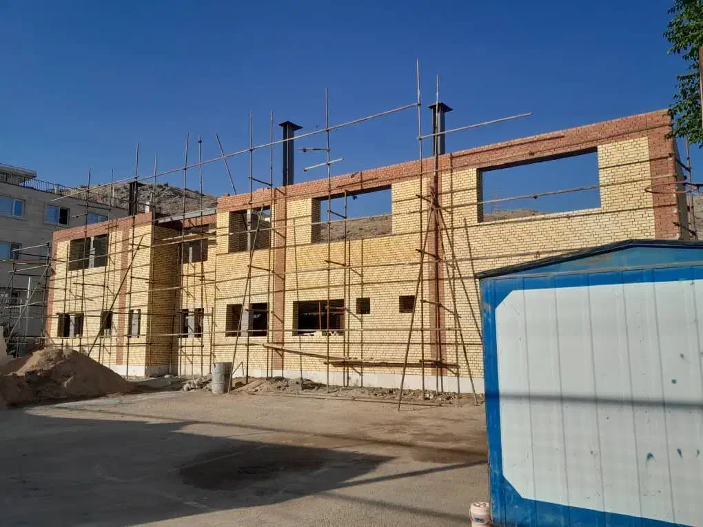 اجرای اجر نما مدرسه ای، بلوک و آجرگری|خدمات پیشه و مهارت|شیراز, گچی|دیوار