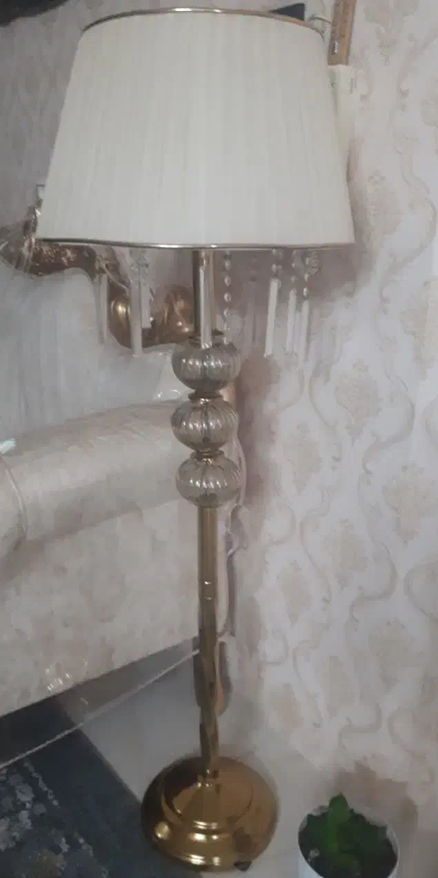 یک عدداباژورومیزتلفن.تابلوسنتی.یه عددمجسمه|چراغ خواب و آباژور|اردبیل, |دیوار