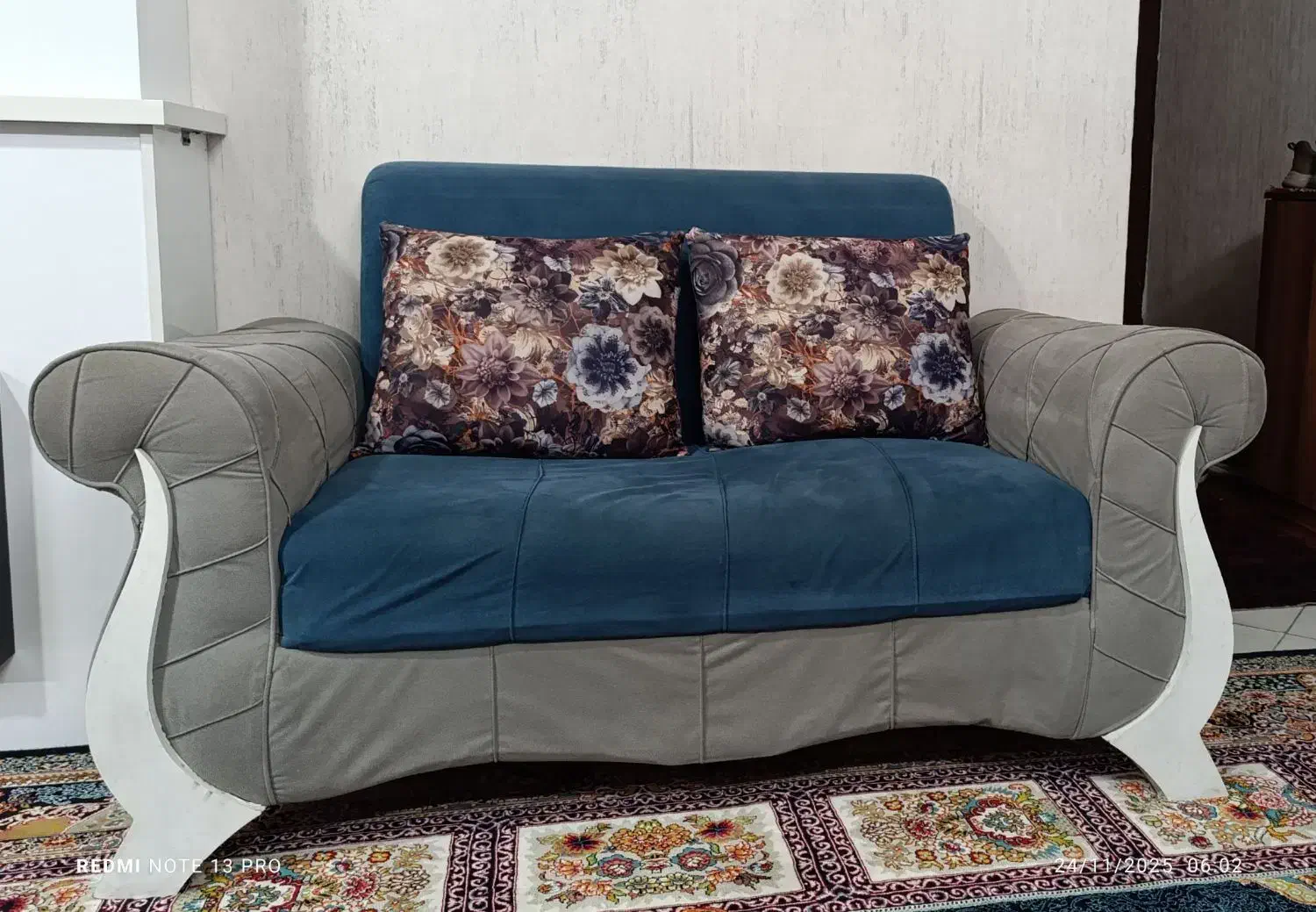 مبلمان|مبلمان خانگی و میز عسلی|گلبهار, شهر جدید گلبهار|دیوار