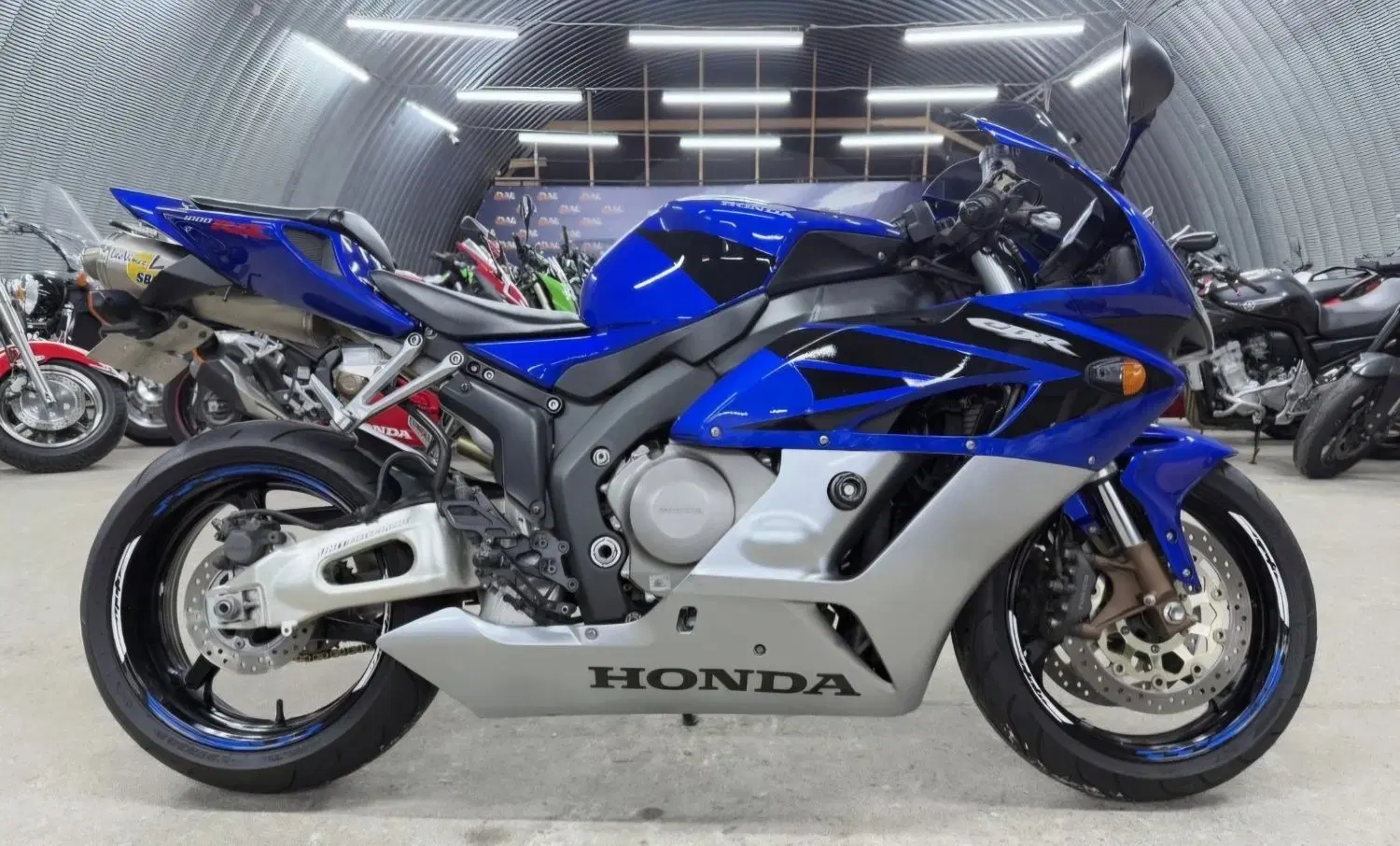 cbr 1000|موتورسیکلت|اصفهان, سرشبادران|دیوار