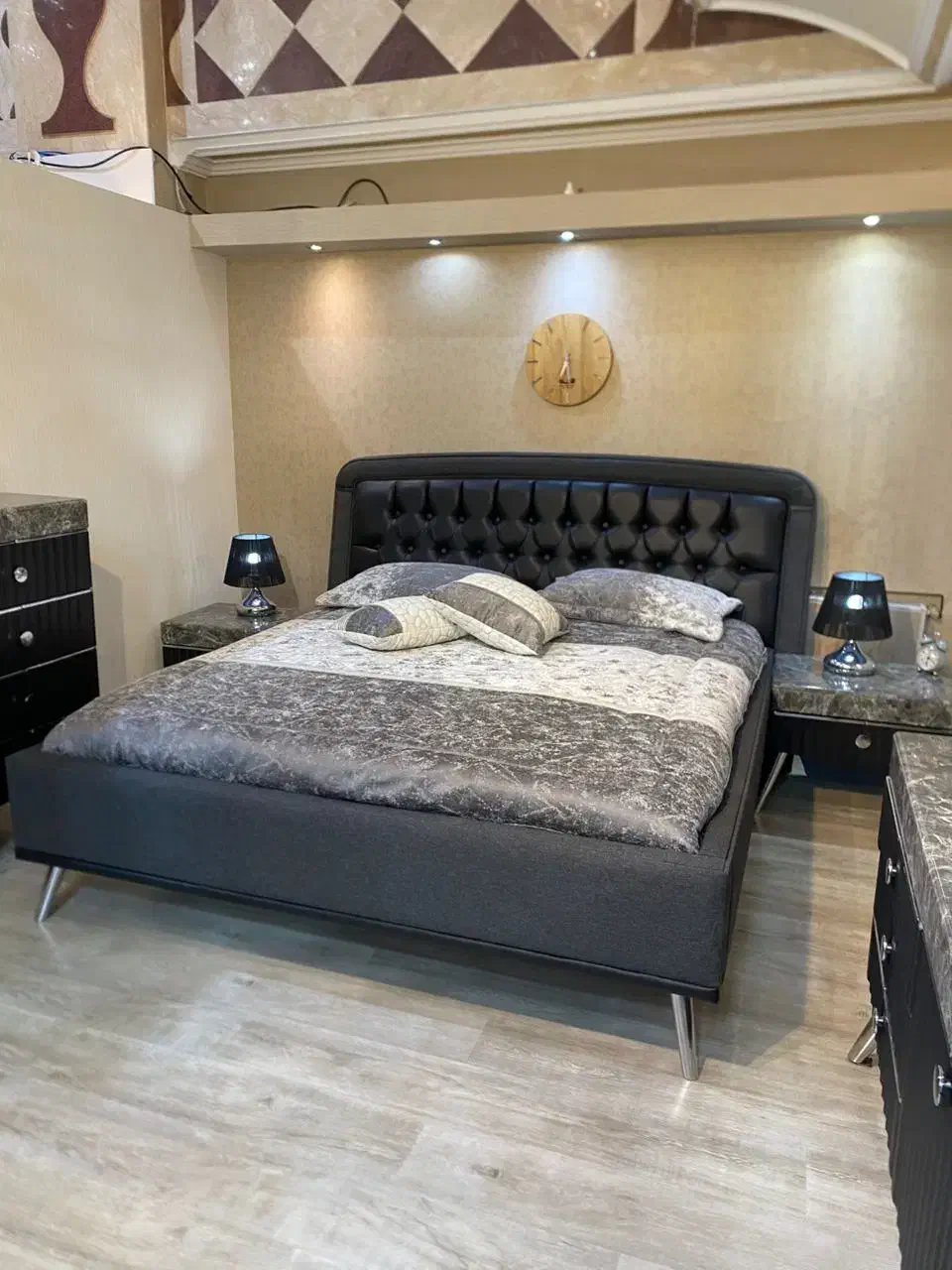 فروشنده  خانم|استخدام بازاریابی و فروش|نقده, |دیوار