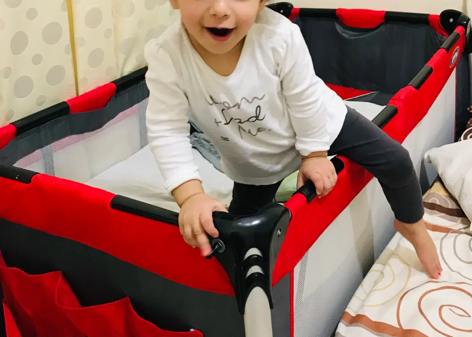 تخت پارک سالم و تمیز ترک|تخت و صندلی بچه|تهران, امام زاده عبدالله|دیوار