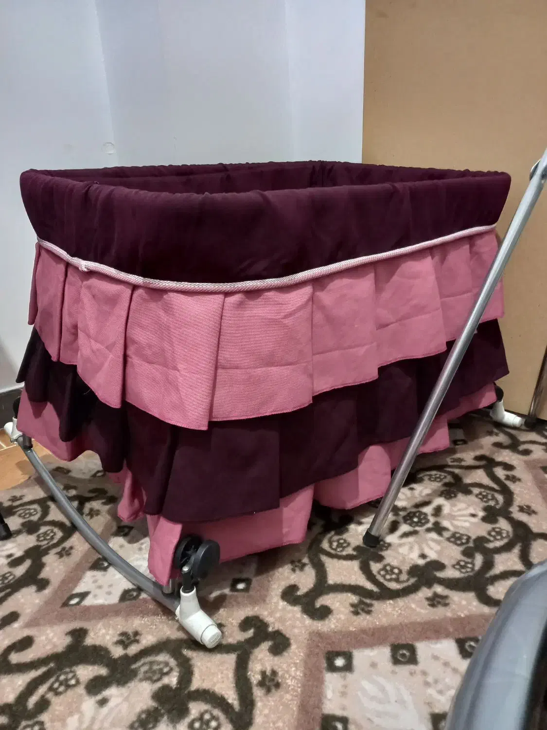 گهواره|تخت و صندلی بچه|قدس, شهرقدس|دیوار