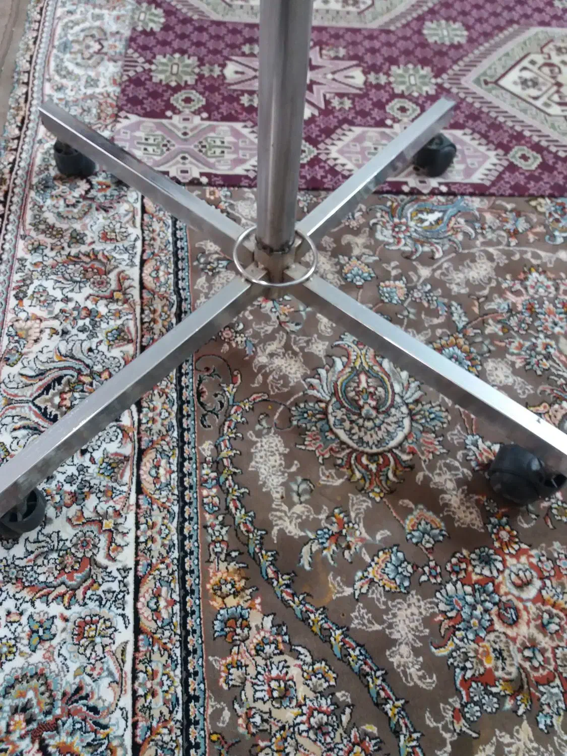 رگال لباس آویز لباس چوب رختی جا لباسی در حد نو|بندرخت و رخت‌آویز|تهران, علی‌آباد|دیوار