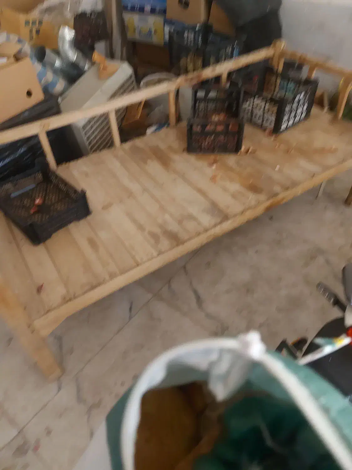 تخت چوبی بزرگ|کافی‌شاپ و رستوران|بروجرد, |دیوار