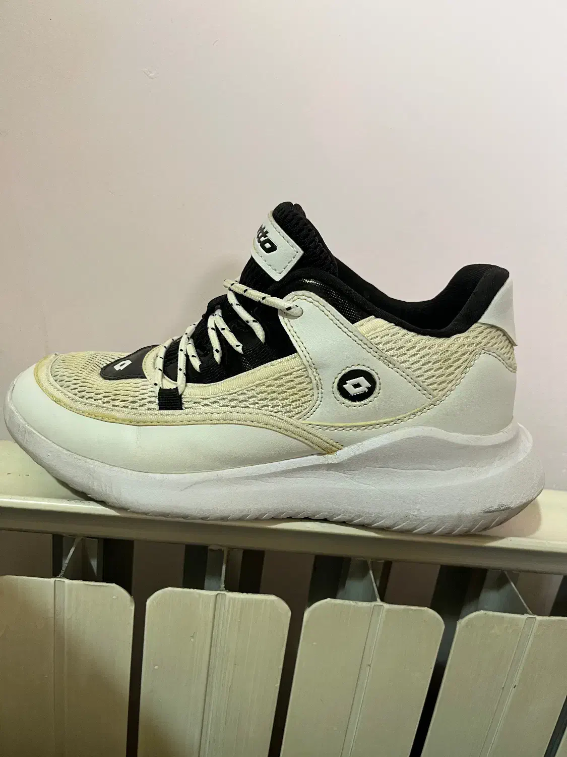 کتونی لوتو(ایتالیایی)اصل در حد نو|کیف، کفش، کمربند|تهران, ستارخان|دیوار