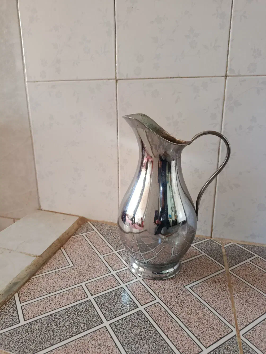 پارچ برنجی قدیمی ترتمیز|صنایع دستی و سایر لوازم تزئینی|فامنین, |دیوار