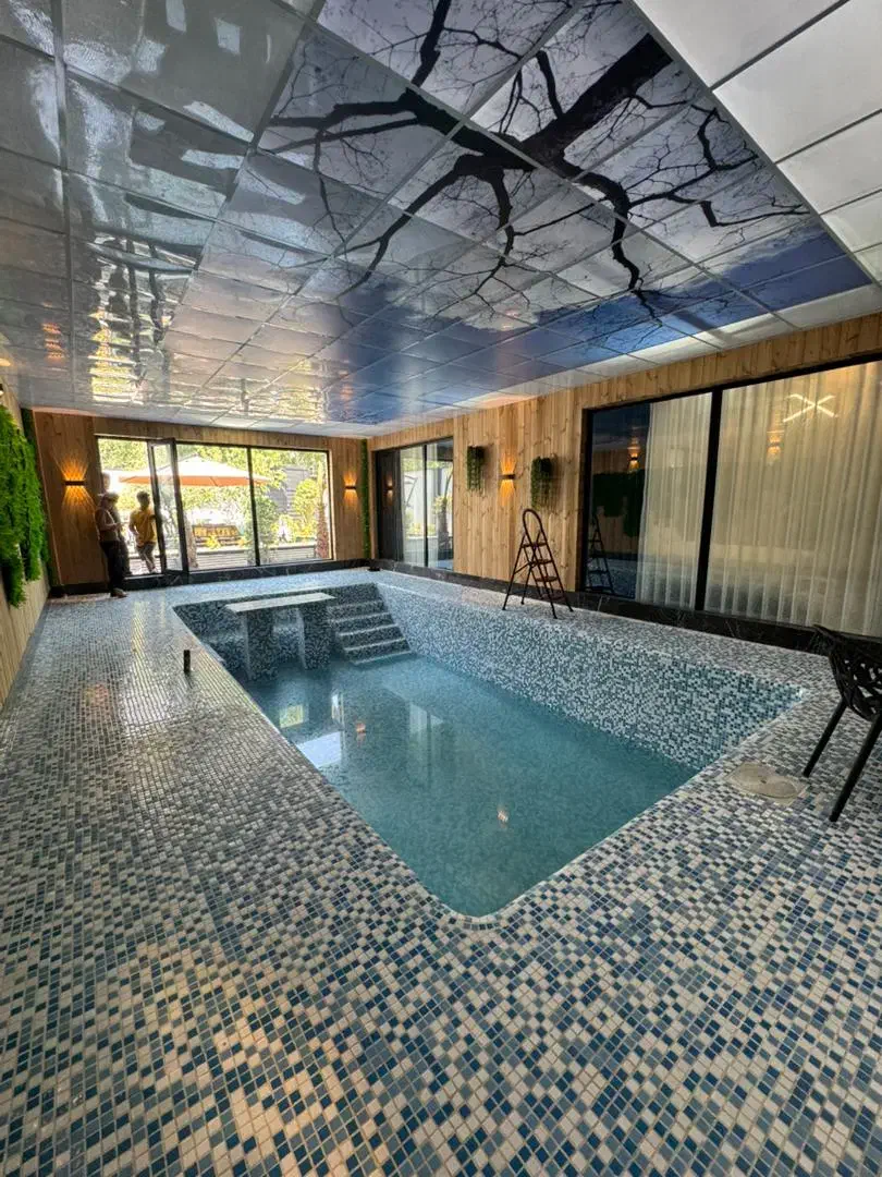 ۶۰۰مترباغ ویلا/۲۰۰متربنا/استخردار/فول فرنیش/کردزار|فروش خانه و ویلا|شهریار, کردزار|دیوار