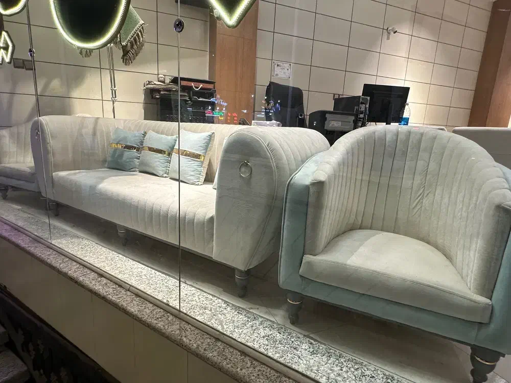 مبل با طراحی بروز--با کیفیت بـرتـر-- بدون واسـطـه|مبلمان خانگی و میز عسلی|شاهینشهر, حافظ جنوبی|دیوار