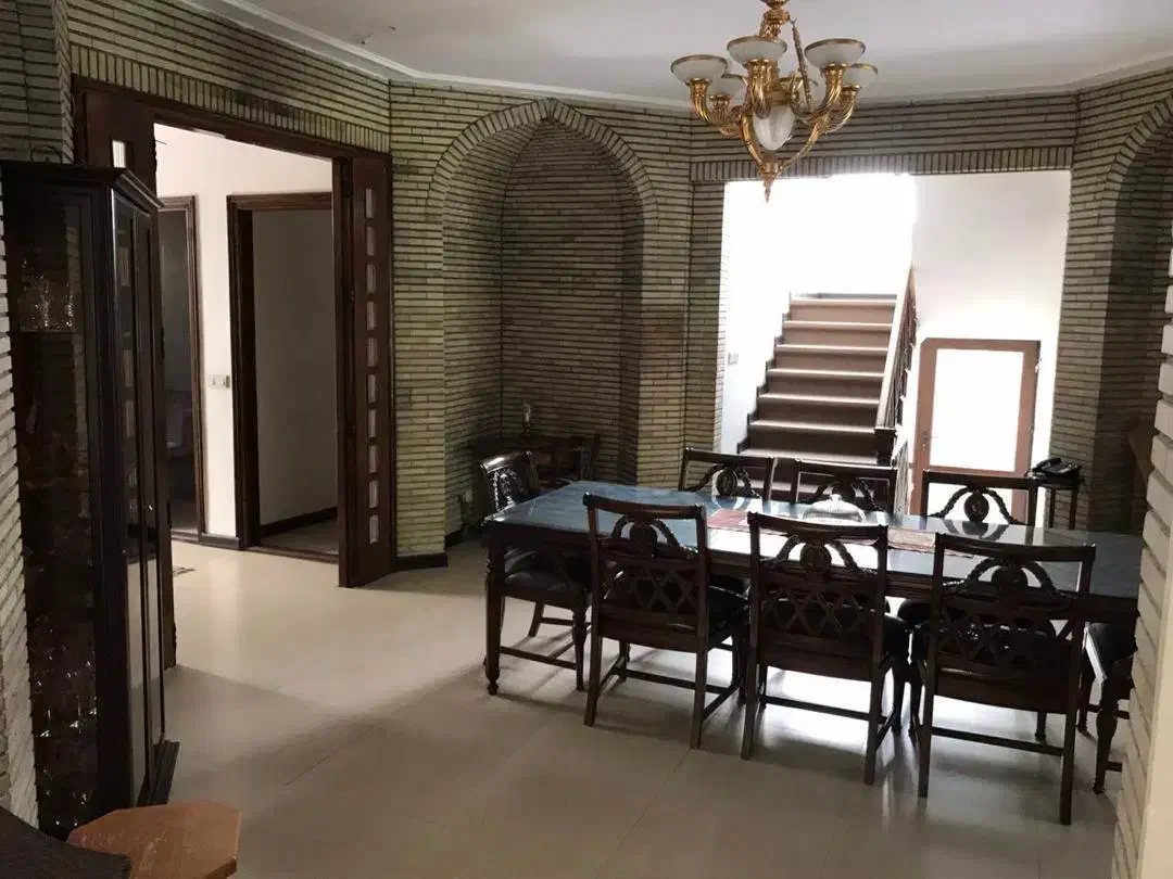 ۷۶۰متر ۵ خواب مستر ۲ طبقه حیاط مشجر استخردار