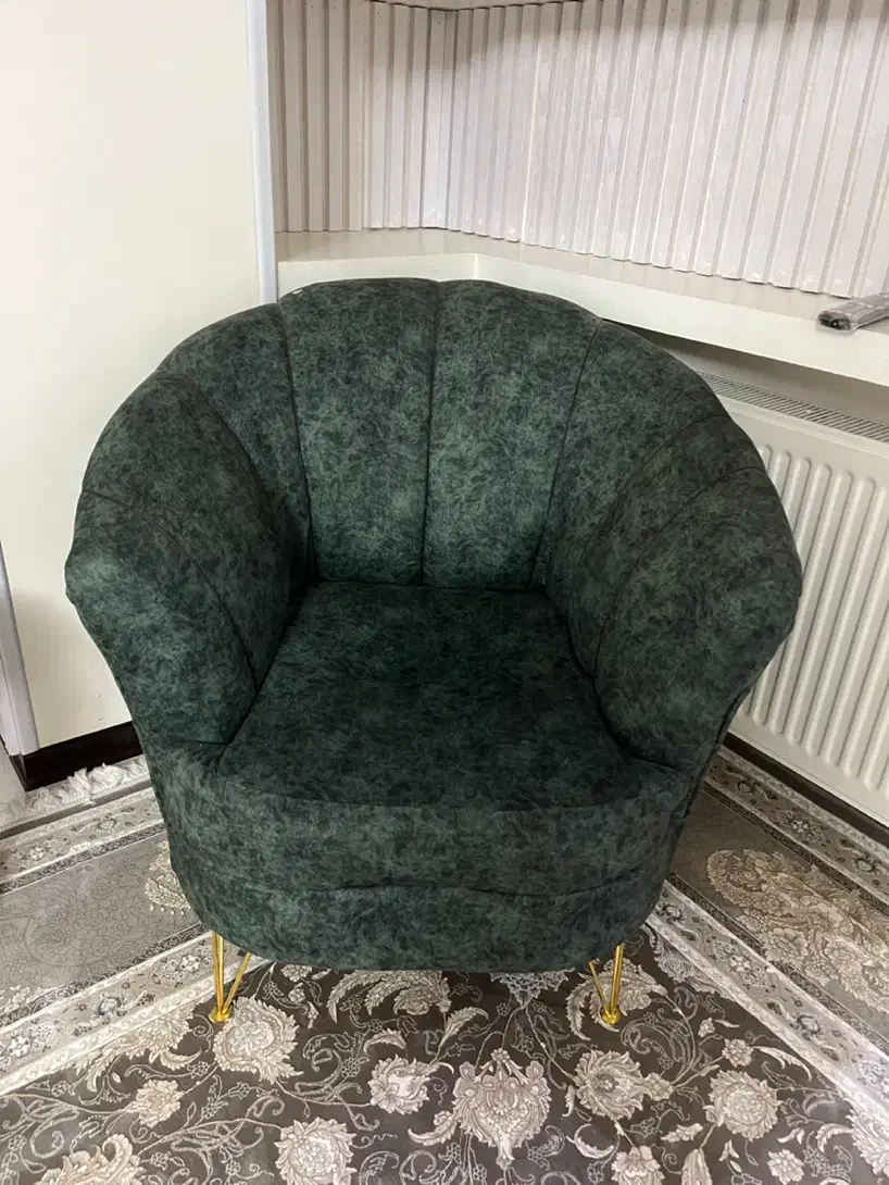 نیم ست صدفی|مبلمان خانگی و میز عسلی|شاهین‌شهر, خانه کارگر|دیوار