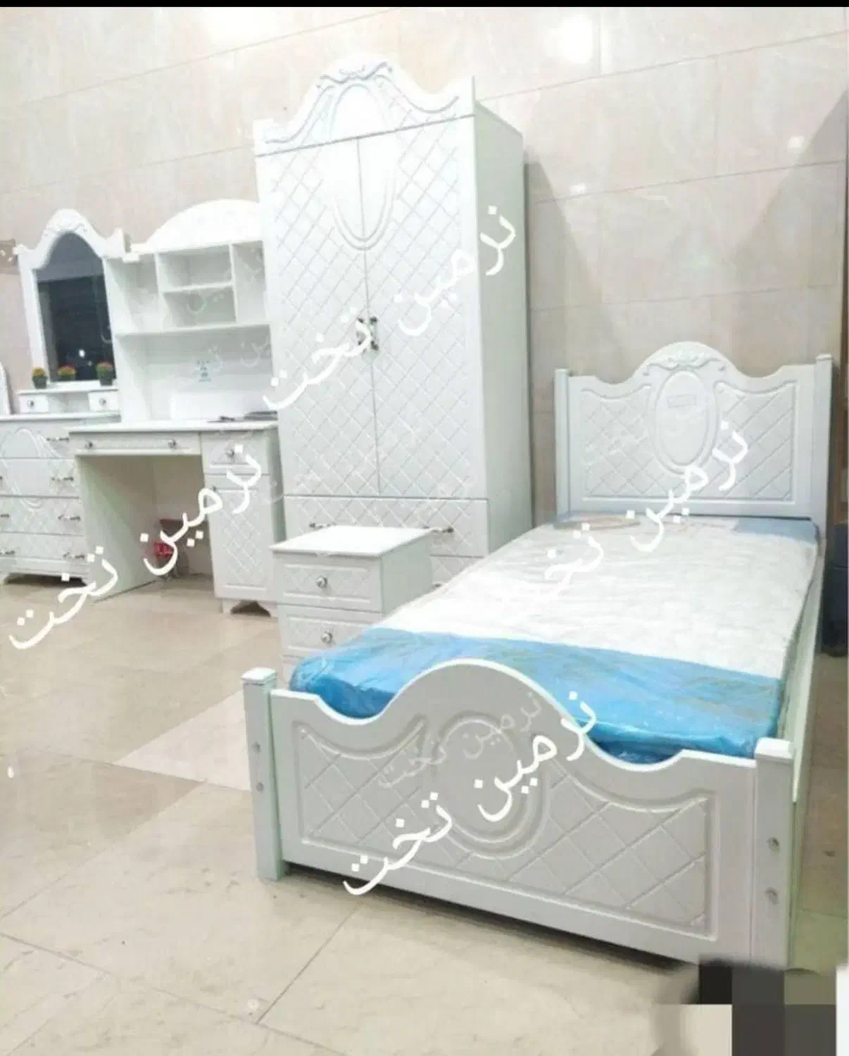 تخت خواب  باشکوه  نیلی / قیمت مناسب|تخت و صندلی بچه|کرج, ساسانی (قلمستان)|دیوار