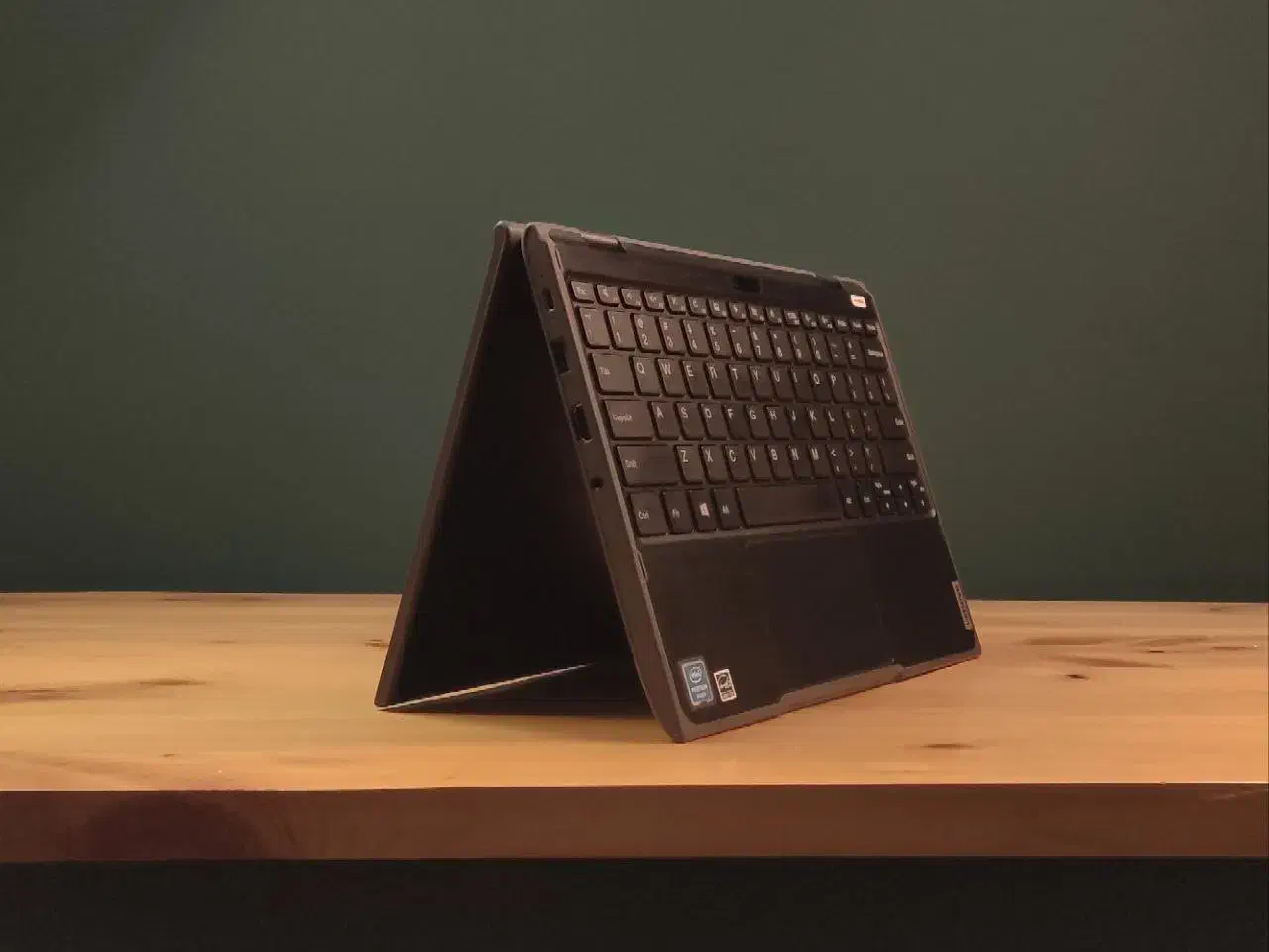 دستگاه فوق اقتصادی سبک و همه‌کاره Lenovo 300E|رایانه همراه|مشهد, ارشاد|دیوار