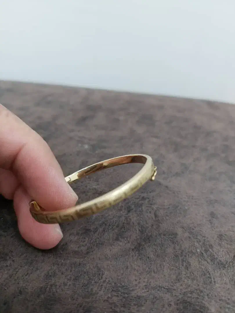 طلا ی ۱۸عیار|جواهرات|جم, |دیوار